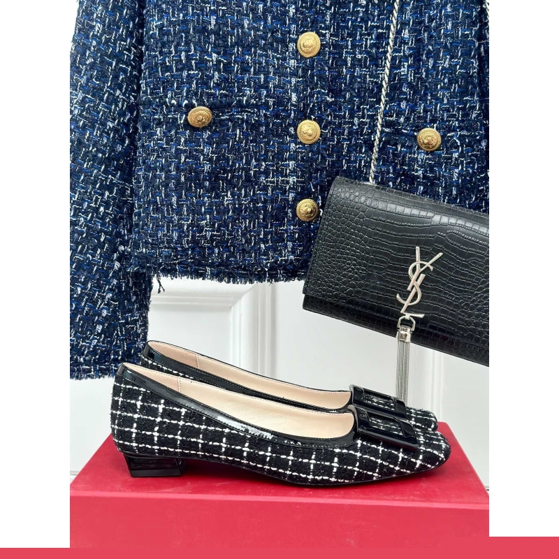 Roger Vivier flat shoes